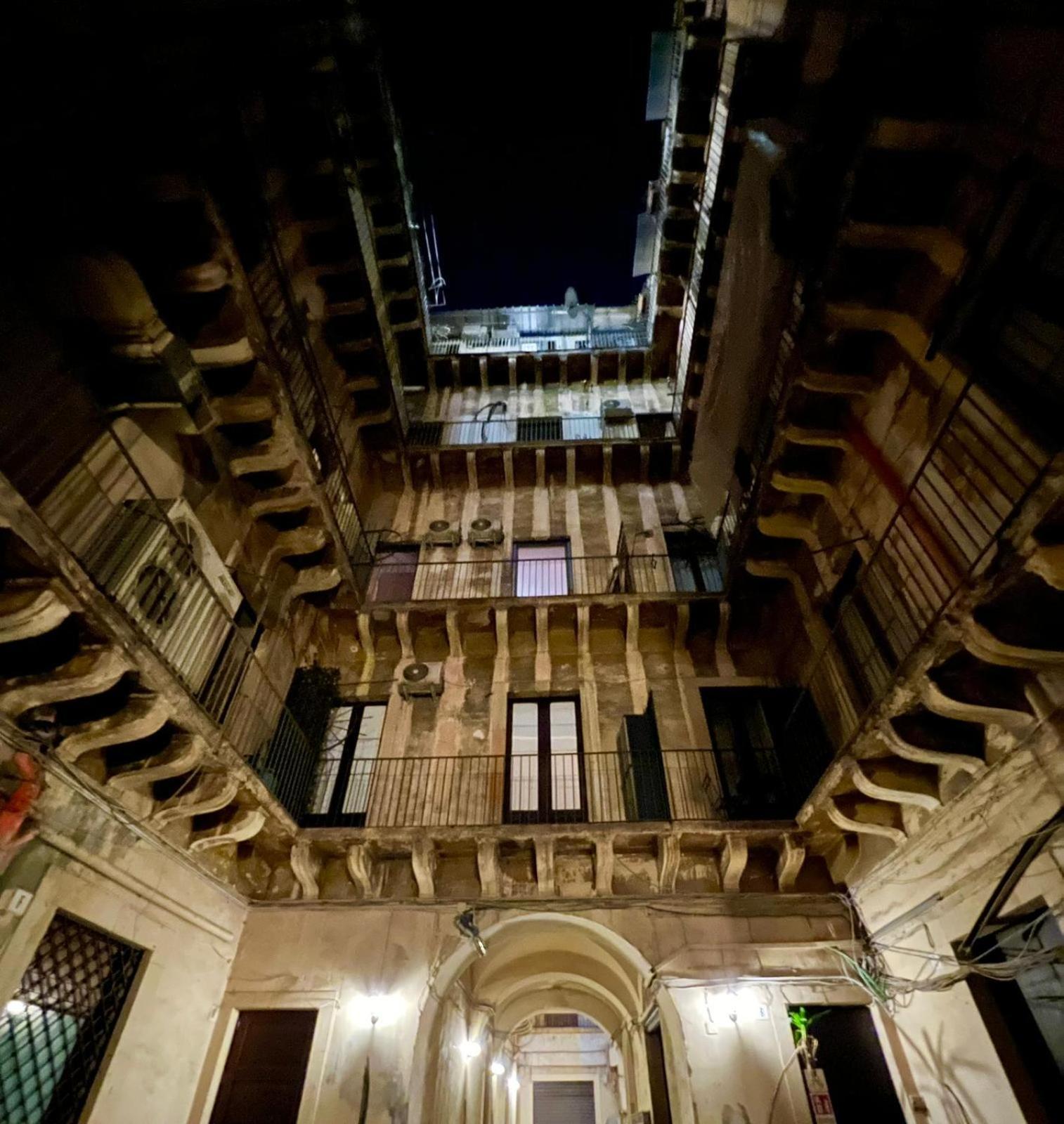 Apartamento Duomo Leonardo31 Dimora Di Charme CTA Exterior foto