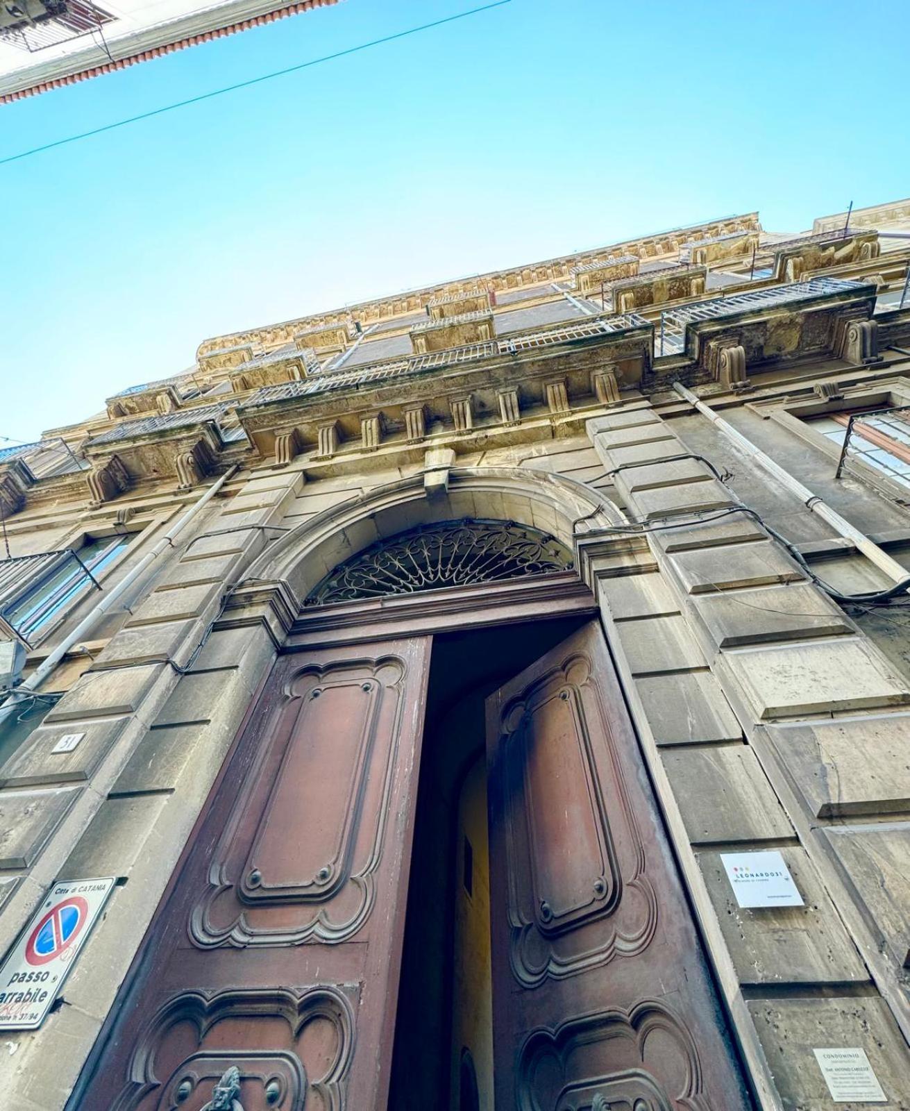 Apartamento Duomo Leonardo31 Dimora Di Charme CTA Exterior foto